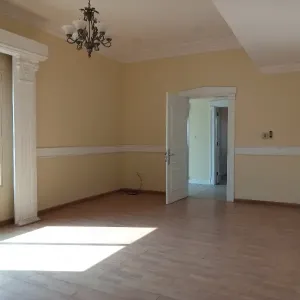 للبيع فيلا راقية في مقابه