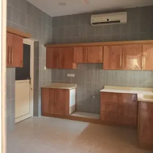 للبيع فيلا راقية في مقابه