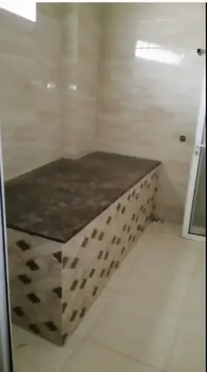 صالون نسائي للإيجار بمنطقة العدلية   ladies saloon for rent in adlyia area