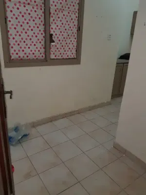 Flat for rent in suqaya area near salmanyia hospital  شقة للإيجار بمنطقة السقية بالقرب من مستشفى السلمانية