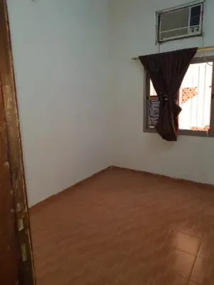 Flat for rent in suqaya area near salmanyia hospital  شقة للإيجار بمنطقة السقية بالقرب من مستشفى السلمانية