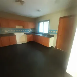 Compound Villa for rent in sanad nasfa فيلا. في كومبوند سكني في منطقه سند