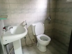 Flat for rent in bukawarah riffaa near to Ramez 3bedrooms